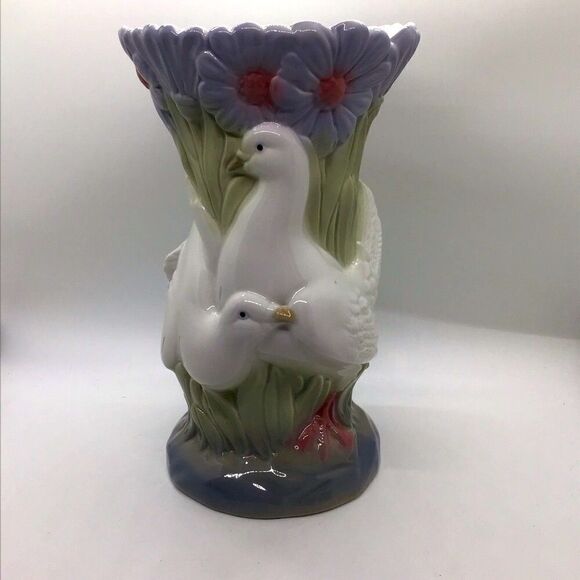 Vintage M. Requena Porcelain Dove Vase - Picture 1 of 7